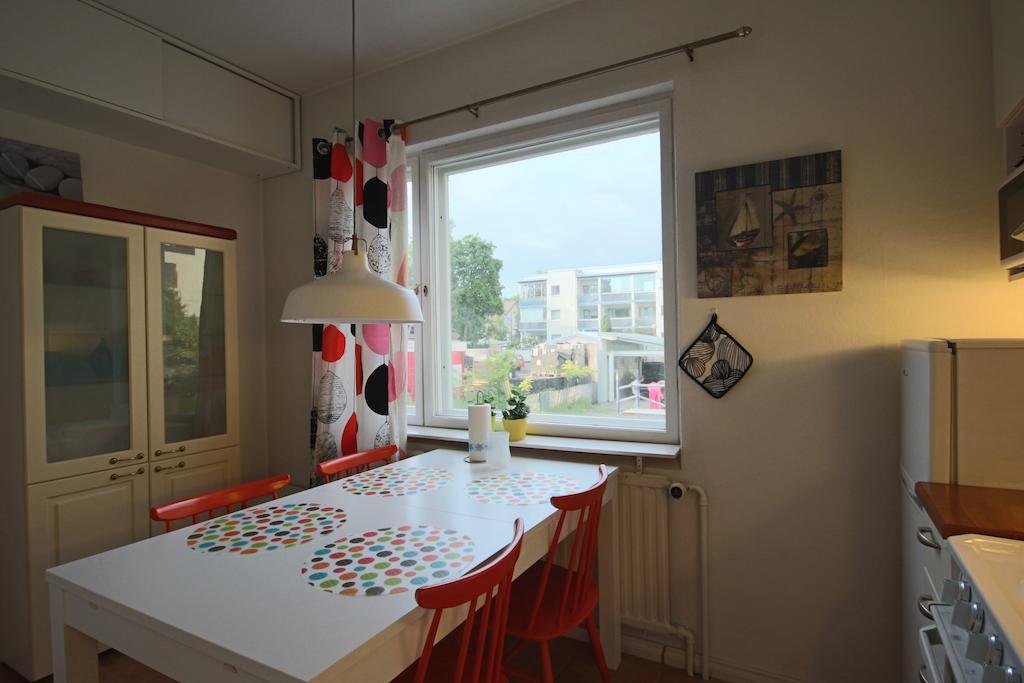Ferienwohnung Majoitushuoneisto Tuomipuisto Naantali Zimmer foto
